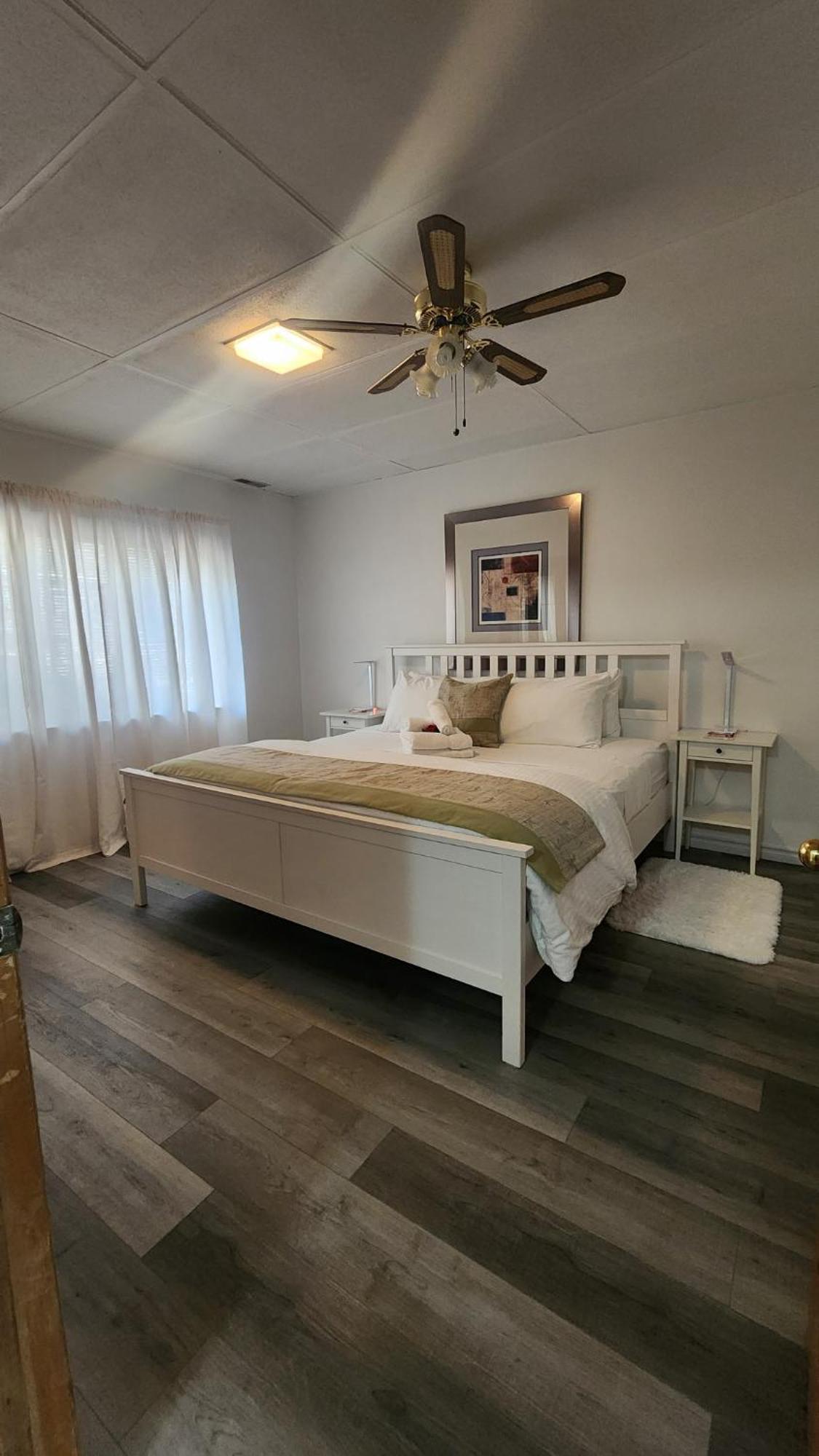 Cozy Cottage Retreat Lambton Shores エクステリア 写真