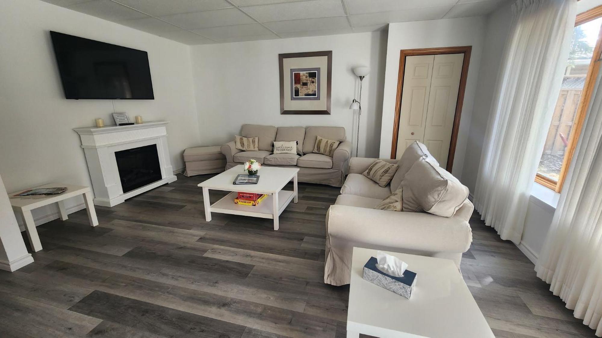 Cozy Cottage Retreat Lambton Shores エクステリア 写真